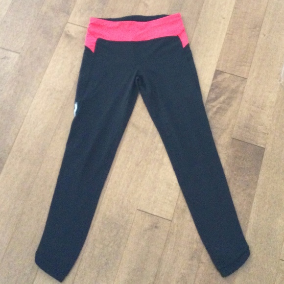 Girls size 8 Ivivva capris- pink and black - Picture 1 of 4